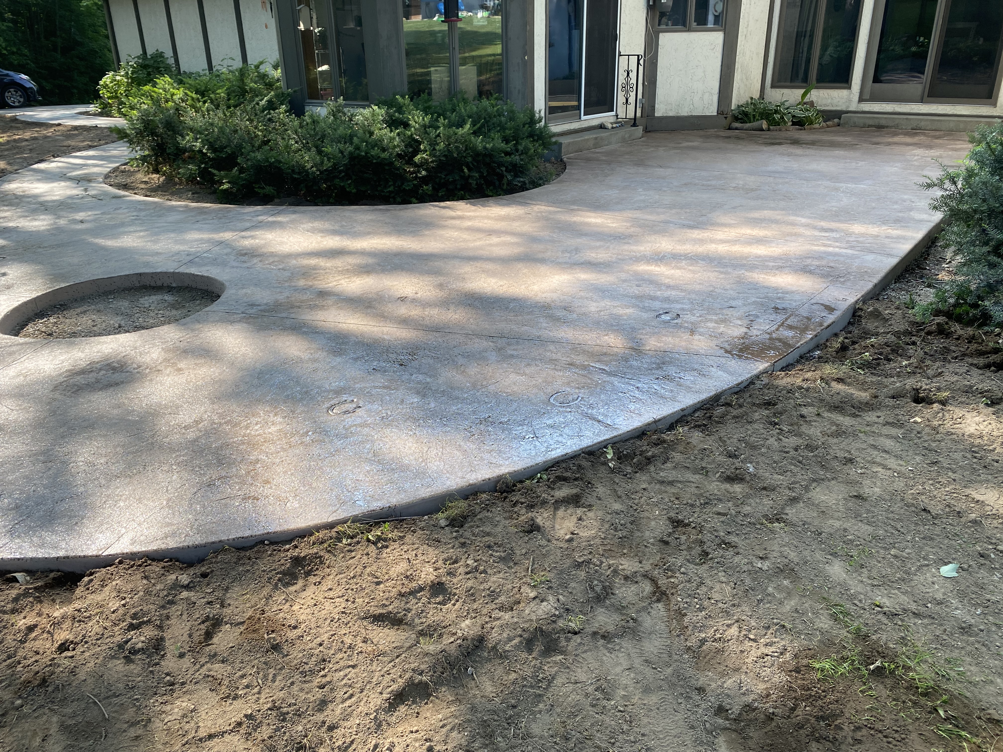 Decorative concrete walkway